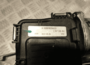 MERCEDES W206 MECHANIZM WYCIERACZEK A2068202801 12