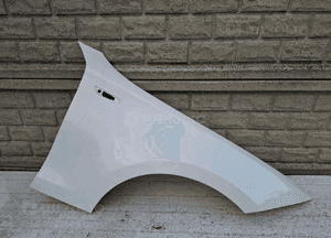 Błotnik prawy przedni bmw 1 E81 E82 E87 E88 04-11 1