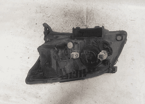 Lampa przednia prawa przód prawo toyota avensis T25 6