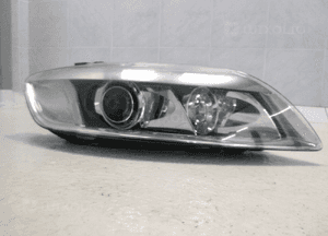 Audi Q7 lampa przód prawa przednia 9 pin xenon 2