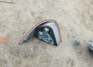 mercedes C  lampa prawa WYSYŁKA 3