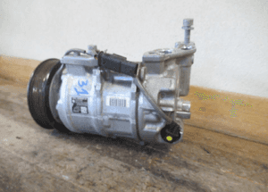 POMPA SPRĘŻARKA KLIMATYZACJI BMW 1 F20 F21 1.6 BENZYNA  64529299328-04 3
