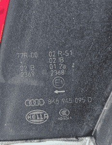 Audi A4 B8 sedan lampa tył tylna prawa lewa 3