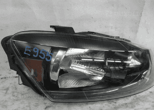 Vw polo 6R czarna bdb lampa przednia prawa 3