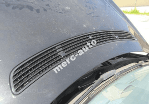 MERCEDES CLK 209 kratka maski siłownik wyciszenie 1