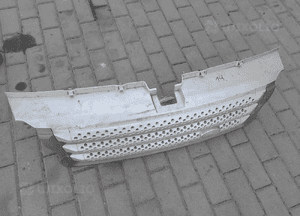 Grill atrapa zderzak przód Range Rover Sport I L320 09- LIFT 2