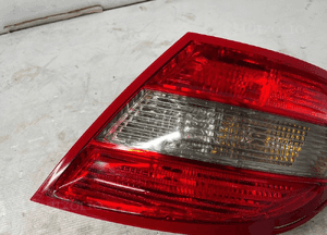 Lampa prawa tylna tył mercedes W204 A2048203064R 2