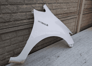 Toyota auris lift 2010-2013 błotnik przedni prawy 3