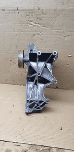Podstawa łapa alternatora Audi A4 B6 1.6 06D903143C 5