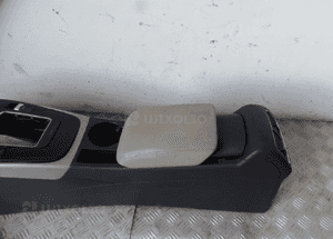 Audi A5 8T coupe tunel środkowy podłokik 2