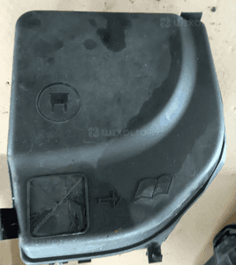 Citroen C4 Picasso I Peugeot 308 obudowa bezpieczników pokrywa 3
