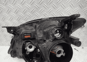 Lampa prawy przód opel vectra c  europa 6