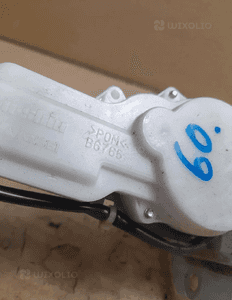 B6765 Zamek klapy Suzuki Swift MK6 3
