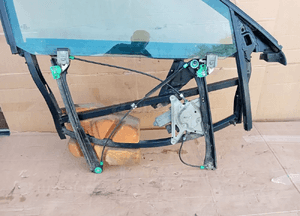 Mechanizm podnośnik szyby ramka prawy przód Audi A4 B5 8D0837754 4