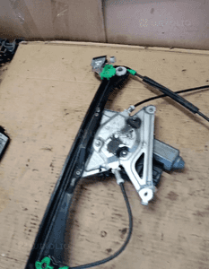 Mechanizm podnośnik szyby lewy przód Audi A4 B5 8D0837379C 8D0959801D 5