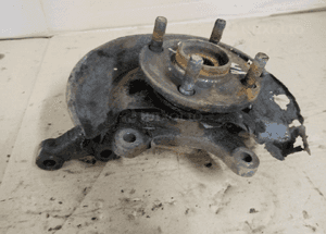 Zwrotnica piasta lewy przód przednia Toyota Yaris I 2