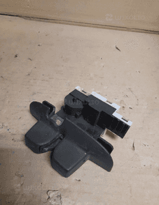 ZAMEK KLAPY TYŁ RENAULT LAGUNA III KOMBI nr 8200747429B 1