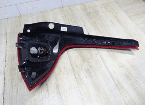 Volvo XC60 lift lampa lewa tylna lewy tył 31323034 7