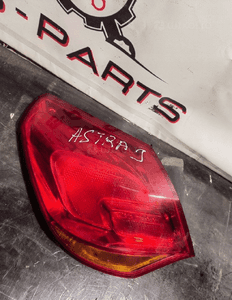 Lampa lewy tył lewa tylna opel astra j 09-15 hb 1