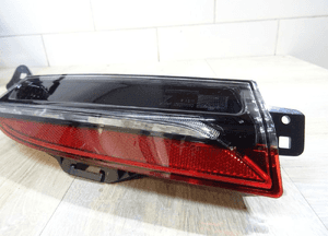 Lampa prawa tylna dolna tesla 3 1712514-00-E llu 2