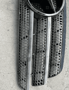 Mercedes ML 163  maska srebrna 744 pokrywa silnika grill zamek 7