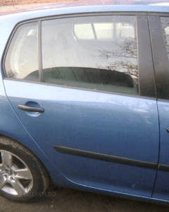 VW Golf V 5 drzwi tyl tylne  lewe 1