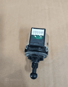 Silniczek regulacji lampy reflektora Volkswagen Golf VI 748-621-00AC 2