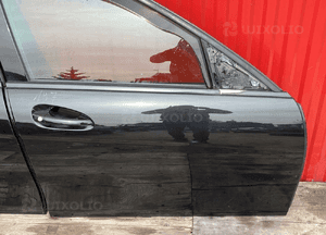 Mercedes W204 08-11 drzwi 197 prawy przód ładne do założenia 12