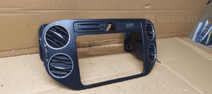 Kratka nawiewu powietrza środkowa ramka radia dekor VW Golf V Plus 5M0858071J 4