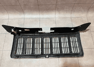 Jeep commander xk xh atrapa gril oryginał ładny stan 9