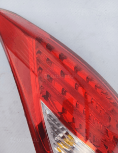Hyundai i40 sedan lampa lewa tył tylna w blotnik 3