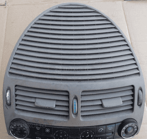 Mercedes W211 panel sterowania nawiewu środkowy wlot 2118300385 2