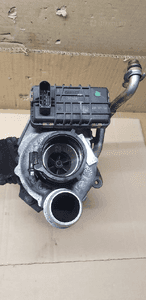 Turbina turbosprężarka turbo nastawnik kolektor Jaguar XF X250 2.7 TDV6 6R8Q-6K682-AD 6
