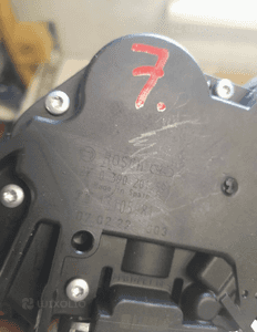 SILNICZEK WYCIERACZKI TYŁ OPEL ASTRA H 3 KOMBI 0390201591 2