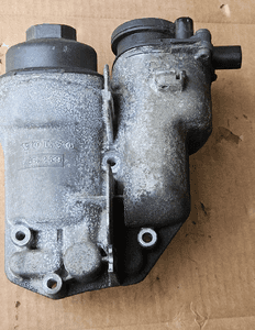 Volvo S60 S 60 V70 S80 XC70 2.4D 2.4 D5 obudowa filtra oleju   8642839   D5244T 1
