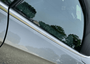 Mercedes E 207 cabrio listwa szyby przedniej przód zgarniajace chrom 3