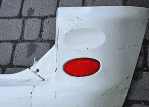 Toyota Yaris Verso zderzak tył tylny 5