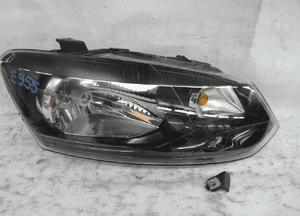 Vw polo 6R czarna bdb lampa przednia prawa 5