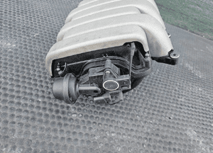 Kolektor Ssacy Nastawnik Czujnik Kolektora Gruszka Kompletny 3.2 FSI V6 AUK  Audi A4 B7 VW 4