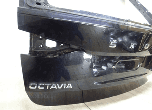 Klapa bagażnika skoda octavia 4 iv 5E6827159 7