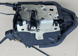 BMW E46 Compact zamek drzwi prawy 3