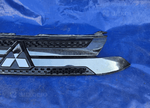 Mitsubishi outlander iii lift 18- atrapa grill 4