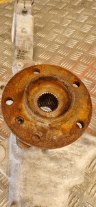 Bmw E70 F15 F16 zwrotnica prawa prawy przód przednia piasta 6869870 7