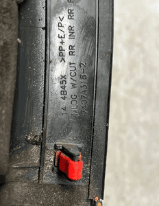 Listwa nakładka mitsubishi outlander prawy tył 7407A318 8