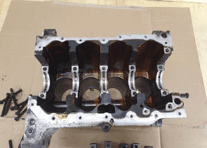 Blok 03C103019 G H Silnika Slupek Panewki 1.6 FSI BAG VW Golf V A3 8P Leon II Jetta 03C103019 G H 13