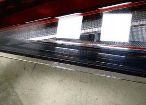 Skoda enyaq iv lampa prawy tył tylna led w klapę 10