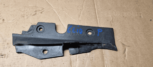 Osłona zaślepka podszybia lewa Renault Clio III 8200332285 1