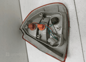 Lampa lewa tył mitsubishi carisma lift 4