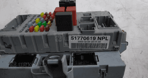 SKRZYNKA BEZPIECZNIKÓW FIAT DOBLO 00-10 51770619 NO V224/260 2