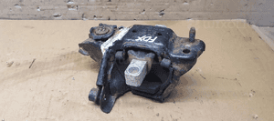 Łapa mocowanie skrzyni biegów VW Fox 6Q0199555AC 3